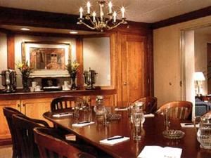 219, Hilton Suites Brentwood, Brentwood