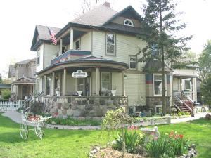Holly Crossing Bed & Breakfast