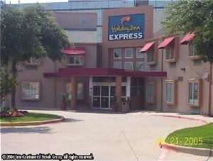 Holiday Inn Express Hotel & Suites - Arlington (Six Flags Area)