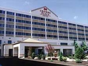 Crowne Plaza, Clark