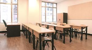 Classrooms, Broad Street Ballroom, New York — Being housed in a beautiful new school, the Downtown Auditorium has access to over 50 classrooms, studios and laboratories spread out over four floors at 41 Broad Street. The rooms range in size from 400-700 square feet, and our unique floor designs create a large (approximately 1,000 square-foot) common space on each floor. All of these spaces are available and ideal for breakout sessions for large seminars or conferences, as well as activities ranging from review courses to film shoots, and everything in between.