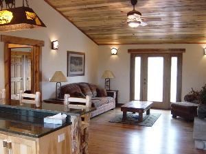 Mountain Inn luxury condos are the perfect retreat.  Wedding guests, honeymoon couples, business persons and vacationers will all enjoy our beautiful and private condos, complete with full kitchens and all the amenities.
