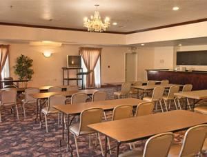 Board Room, Days Inn & Suites Poteau, Poteau