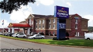 Holiday Inn Express Hotel & Suites