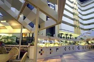 Twin Palms, Embassy Suites Hotel Boca Raton, Boca Raton — Twin Palms