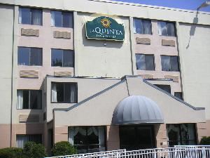 La Quinta Inn & Suites