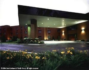 Holiday Inn Express Hotel & Suites Mentor (Lamalfa Conf Centre)