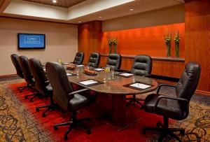Board Room, Hyatt Regency Phoenix, Phoenix — Executive boardroom can accommodate up to 14 people.