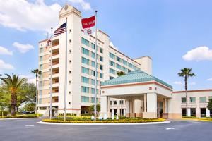 Ramada Gateway, Kissimmee — Ramada Plaza Hotel & Inn Gateway features different types of rooms to fit any vacationer's needs. Our 140 luxury high-rise Plaza rooms and 7 luxury Suites feature the ultimate convenience of microwaves, double sinks, hair dryer, iron and board with panoramic views.
