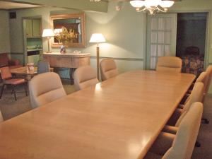 Executive Board Room, Ramada Gateway, Kissimmee — The Executive Boardroom is 609 square feet and measures 21x29 with a 8´ ceiling.  It will seat 16 Conference style.