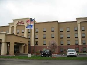 Hampton Inn & Suites Dayton - Vandalia, Dayton — The Hampton Inn and Suites Dayton-Vandalia, OH hotel is located at the cross point of Ohio's I-70 East and West and I-75 North and South. Our hotel is located just 3 miles from the Dayton International Airport, and 8 miles from the Dayton Convention Center and downtown Dayton. Shopping and a large number of restaurants are within walking distance of hotel.

Our Dayton-Vandalia Hampton Inn & Suites hotel features amenity filled rooms that include a coffeemaker, hair dryer, iron and ironing board, high-speed internet access, a 27 inch TV with 72 cable channels including HBO® movie channel and video games, and our Hampton Cloud Nine bedding program.