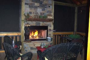 Porch, Tuckaway Ridge Mountain Cabin, Blue Ridge — Outdoor Screened Porch