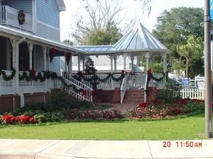 Gazebo, Longwood Community Building, Longwood