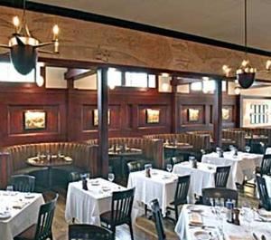 Hank's Seafood, Doubletree Guest Suites Charleston-Historic District, Charleston
