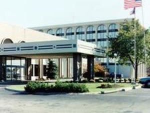RAMADA Elyria