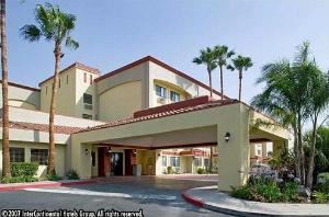 Holiday Inn Express Colton, Colton — Exterior View