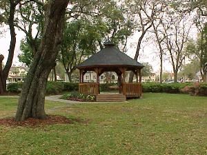 Gazebo, Grounds and House, Mote-Morris House, Leesburg — The gazebo and grounds at the Mote Morris House.