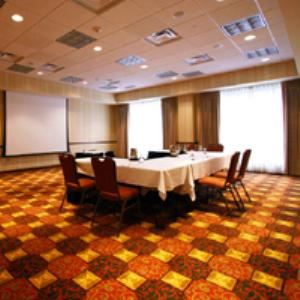 Bluff, Hilton Garden Inn Bloomington, Bloomington — Bluff