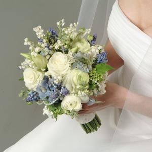 Cheryl Ann Wedding & Party Floral Design, Conshohocken — From intimate garden parties to grand affairs, Cheryl will plan your wedding to reflect your personal style! Beautiful bouquets, Gorgeous centerpieces, Invitations, Calligraphy, Accessories, Isle Runners and more.