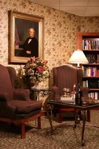 Elmwood Boardroom, Hampton Inn East Aurora - New York, East Aurora