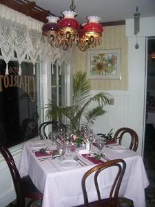 Café Charlotte, Hotel Charlotte, Groveland