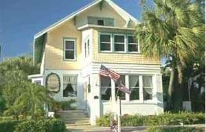 Mansion House Bed and Breakfast, Saint Petersburg — The Mansion House, with luxury accommodations in up to 12 rooms, on-site catering, heated pool and Jacuzzi, is ideal for your well deserved, motivational corporate retreat. Relax and enjoy the Florida sun. Close to the Devil Rays' Tropicana Field. 25 minutes from Tampa International and Clearwater/St Petersburg Airports.

Off-site team-building activities such as boating, fishing, and attendance at local museums, galleries, ball games, and museums/galleries. In the historic area of St. Petersburg, Florida, yet minutes from the new city center, theatres, world-class shopping, fine restaurants, the Pier, and seven miles of sandy beaches and shady green waterfront. 

And a conference room, break-out rooms and all business facilities available should you need them!
