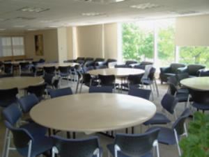 Meeting Room 207, Bowling Green State University Conference Programs, Bowling Green — For the best views on campus, the Mylander Room, Room 207, is the place for your event.   With windows on all four walls, guests can enjoy the campus sights outside and Student Union views inside.   Soft lounge seating permits guests to relax, while a variety of set-up options can create the environment that you desire for your event.   Anywhere from 50 to 100 guests can attend a meeting, banquet, reception, or workshop in the comfort of the Mylander Room.