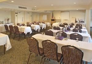 Salon F, Bakersfield Red Lion Hotel, Bakersfield — Salon F is charming meeting space than can accommodate up to 70 people for a meal or theatre style. This flexible space can comfortably seat 40 people classroom style (3 per 6ft.).