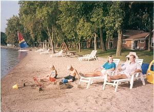13 cottages on 450 foot level, sand beach. Cottages range in size from one bedroom to 5 bedrooms and can accommodate from 1-10 people comfortably.

We are located 1/2 mile from the Prairiewoods Environmental Learning Center which has nice meeting space in a lovely, quiet environment.