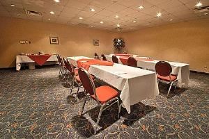 Charles De Gaulle Room 1, Park Inn & Suites Montreal Airport, Saint-Laurent — Meeting Spaces