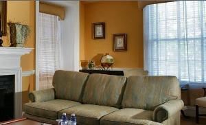 Colonial Room, Historic Tidewater Inn, Easton