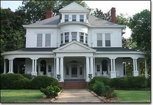 Anderson Mansion, Marietta — The Historic Anderson Mansion is located in Marietta, Georgia, just three blocks west of the Marietta Square. Built in 1900, this beautiful Victorian Mansion provides a wonderful setting for special events, including social events, weddings and dinner parties. 

We know that every event is unique and special so our staff will be happy to help you plan the perfect event. Our caterer, Carriage House Catering of Marietta, will be happy to assist you. 

If you have questions about our services or would like further information, please feel free to contact us. We would be happy to help you. 

Private Tours by Appointment 

Meet the Carriage House Catering staff to discuss ideas for your special event at The Historic Anderson Mansion. Guided tours can be arranged by appointment on most business days. Our professional event planners can assist you with floorplans and answer many frequently asked questions. Please call for more information or to make an appointment.