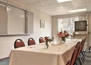 Meeting Room, Ramada Limited & Suites Airport East/Forest Park, Forest Park — Meeting Room