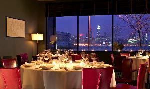 Sheraton Suites on the Hudson/Harbor Bar & Brasserie, Weehawken