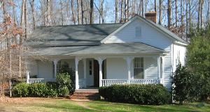 Nature Center, Fort Mill — Enjoy this intimate meeting space for up to 30 people. Tables and chairs are included with the facility. Picnic tables and trails are accessible just outside the Nature Center. Access to Lake Haigler is available on the property, as well.