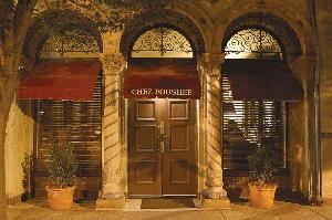 Established in 1989, Chez Foushee has been downtown Richmond's favorite weekday lunch location and private event space.Onsite catered events ranging from rehearsal dinners,wedding receptions and cocktail parties to corporate functions. Full service offsite catering available...www.chezfoushee.com