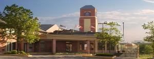 Howard Johnson Hotel Toronto-Markham, Markham — The Howard Johnson Hotel Toronto-Markham features a convenient location, just off Highway 404 close to Highway 7 in Markham, just 5 minutes north of Highway 401 in the northeast Toronto area