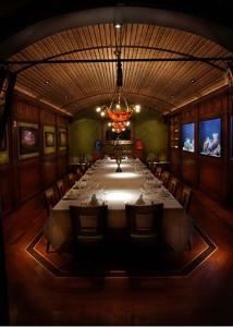 Barrel Room, MoonFish, Orlando — The Barrel Room