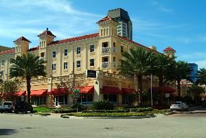 Hampton Inn & Suites Downtown St. Petersburg, Saint Petersburg — Entrance Downtown