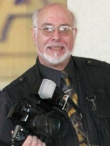 Art Photo/Video Productions, Roswell — Arthur Usherson shoots special events, weddings, corporate
events, headshots, fashion, celebrities, is published internationally, and a member of Professional Photographers of America (PPA).