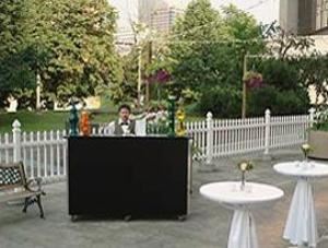 Outdoor Patio, Rochester Plaza Hotel & Conference Center, Rochester