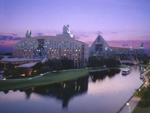 Walt Disney World Swan and Dolphin, Orlando — Exterior