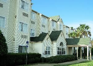 Jacksonville Plaza Hotel and Suites, Jacksonville — Jacksonville Plaza Hotel & Suites offers a great location and numerous amenities that make us a favorite of vacation travelers as well as business travelers. Our proximity to the Jacksonville International Airport and so many north Florida golf courses, beaches, parks, restaurants and businesses will make any trip more fun and productive. Our rooms give you a choice that best suits your needs - and budget.