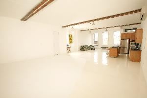 Dakota Studios, New York — This full floor sleek Greenwich Village loft on Fifth Avenue is the ideal spot for your private and trendy New York City wedding, rehearsal dinner or shower. Renovated in 2007, it features a top of the line kitchen with double ovens for catering, bartending etc. High ceilings, white epoxy floors and open views add to the character of this space. Accomodates up to 150 guests. With over 20 years experience, this is the perfect place for your once in a lifetime event!