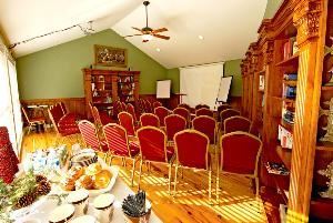 Lodge Meeting Room, Deer Run Retreat Center, Thompsons Station — The second-floor library and conference room can be reserved for an executive meeting. Includes free Wi-Fi, dry erase board, flip chart, AV system including CD/DVD player, projector, and screen.

Accommodates:
• 50 persons: theater seating
• 25 persons: classroom seating
• 23 persons: hollow square table arrangement
• 20 persons: U-shape table arrangement

Meals and beverage/snack service are available.
