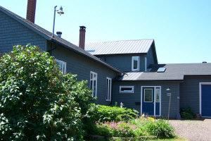 Trailside Bed and Breakfast, Winsloe — Trailside PEI Bed and Breakfast, located on the Confederation Trail at exit 174.5 in Winsloe. Featuring "Grandma's Trailside Tea Room and Gift Shop".