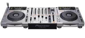 AC Audio DJ Equipment Rentals, Saint-Laurent — We rent everything for the DJ, event and party planner. Turntables, CD players, mixers, amplifiers, wireless microphones, loudspeakers, subwoofers, sound systems to 30,000 watts, disco lighting, lasers, confetti guns, video screens & projectors, karaoke, stage lighting and trussing, runway lighting, followspots, intelligent lighting and moving heads, fog, low fog and haze machines, as well as CD music collections. Delivery and pick-up are included (orders above $120 and within limited area). 24/7 event support and installation assistance is also available. Reasonable prices and quality, name-brand equipment.