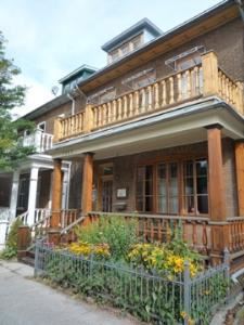 Maison Bourlamaque Bed & Breakfasts, Quebec — Ten minutes walk from Old Quebec, This sumptuous house built in 1910 is located in the heart of Montcalm area in the high-Quebec City. Bed and Breakfast unique in its architecture, it will seduce you with its unforgettable and relaxing atmosphere. 

Renowned for its excellent services, La Maison Bourlamaque offers one of the best breakfast in Quebec. The comfort of there rooms will charm you. You'll feel the refinement and luxury of a large hotel in a smoke-free environment. 

A free parking area will allow you to park your car without hassle during your stay. You can enjoy the many attractions of Quebec City and Old Quebec, a unique historic district surrounded by fortifications which is located less than a 15-minute walk from La Maison Bourlamaque. 

La Maison Bourlamaque is a name to remember in the region of Quebec. It will seduce you beyond your expectations. 

Welcome! 

Stéphane Caron and Naoko Tetsuya, owners.