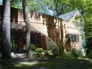 Meeting Oasis, Meeting Oasis, Great Falls — Unique day retreat venue in elegant Great Falls, 15 minutes from Reston, 30 minutes from Washington, D.C., yet secluded in the woods, providing complete privacy.  We specialize in high productivity meetings and retreats in a stress-free, naturally supportive, creative environment for 4-20 participants.  Expertise in facilitation, team-building and performance enhancement available on site; other facilitators and consultants welcome. Full service: catering and audiovisual equipment.  Per person all inclusive day meeting packages make for easy booking.

Ample free parking reduces stress and saves participants money.  Meeting Oasis will assist your group in obtaining overnight accommodations at near-by hotels in Reston and Tysons Corner, as well as shuttle service to/from Meeting Oasis.