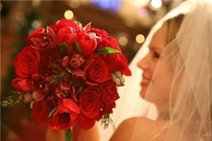 Chez Bloom Florist, Minneapolis — Chez Bloom uses unique and often locally grown flowers to create beautiful one of a kind bouquets and arrangements.
We love weddings and love putting together a great party!